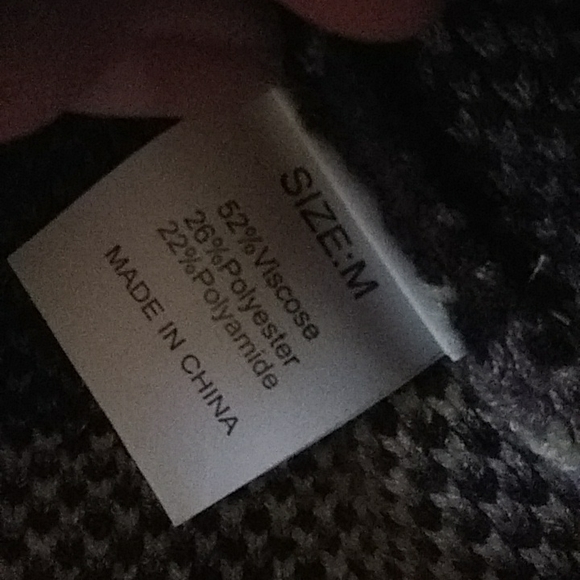 Sweater Aztec Print NWOT - Picture 6 of 6